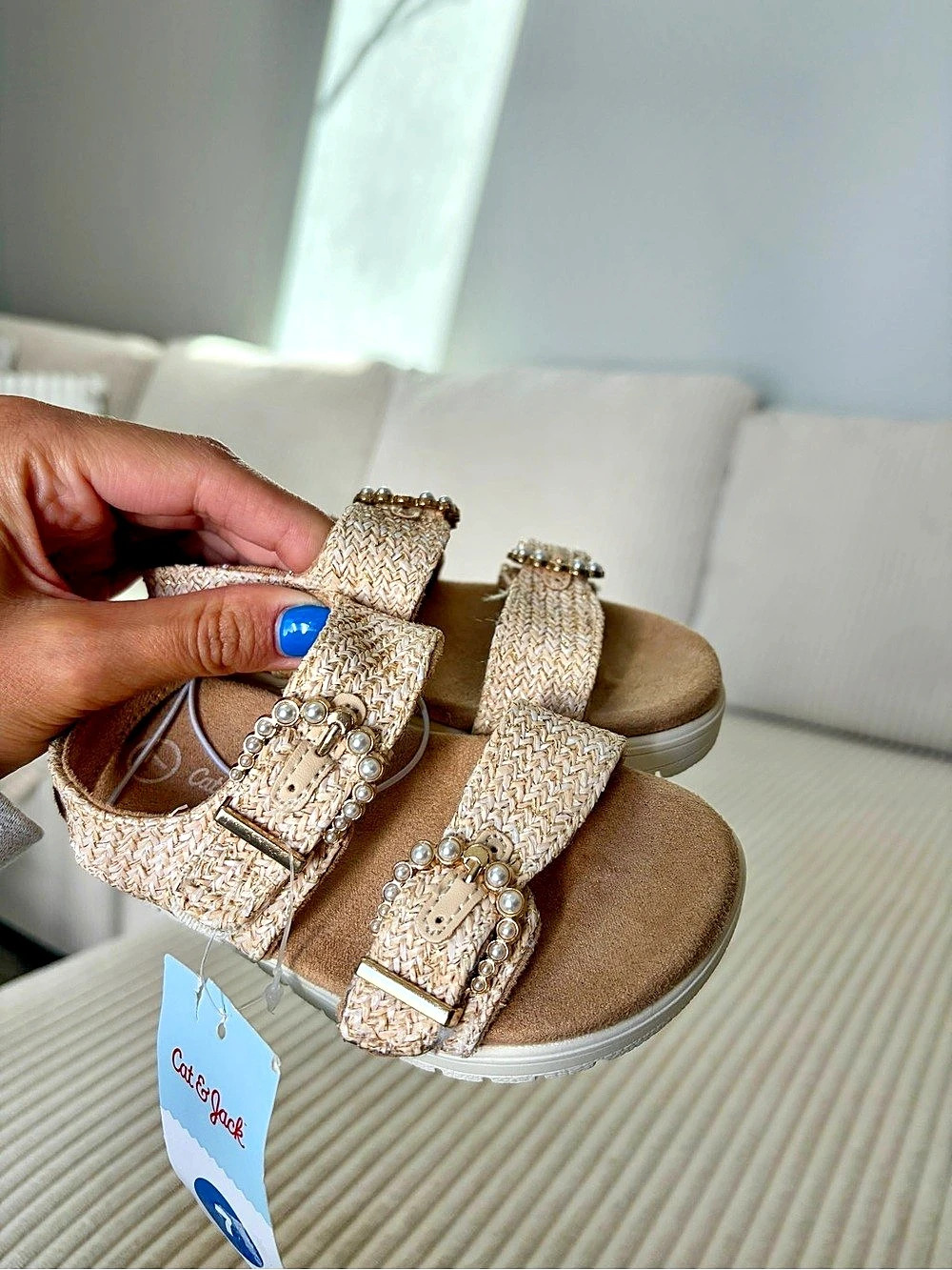 Cat & Jack Toddler Girls' Gold & Pearls Sandals US 7